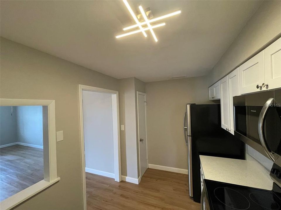 For Rent: $1,290 (2 beds, 1 baths, 826 Square Feet)