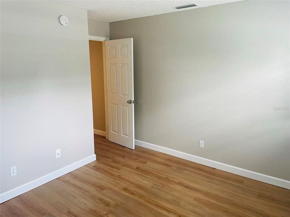 For Rent: $1,290 (2 beds, 1 baths, 826 Square Feet)