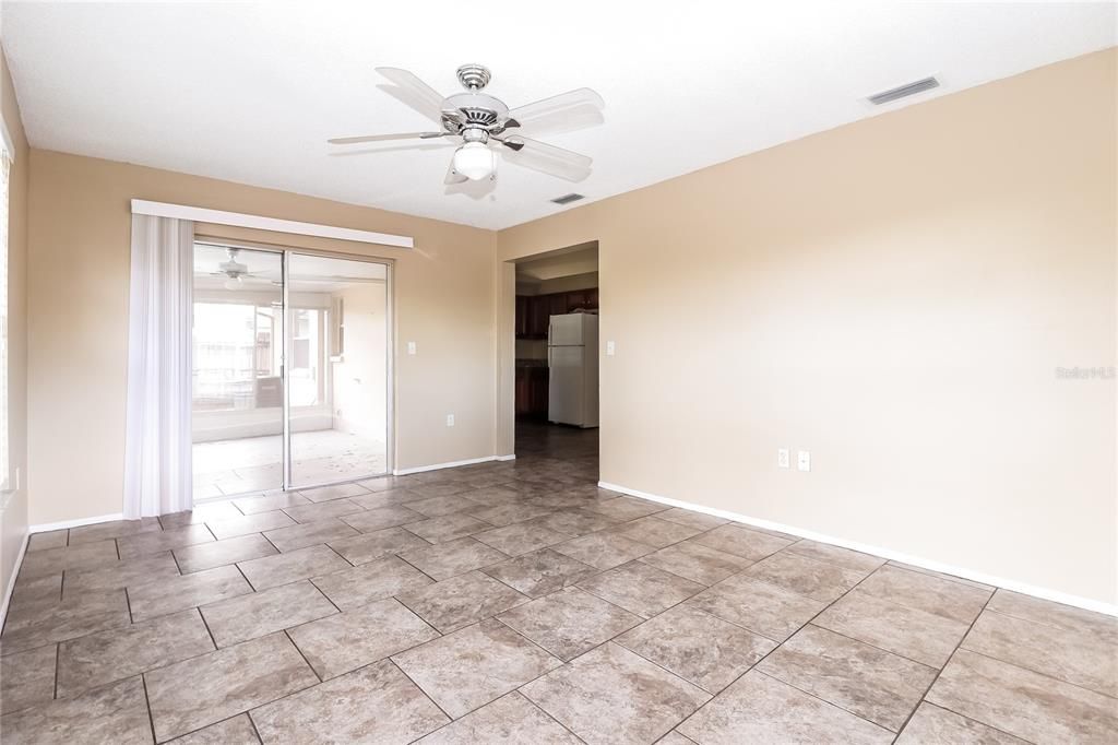 出租: $1,825 (3 贝兹, 2 浴室, 1283 平方英尺)