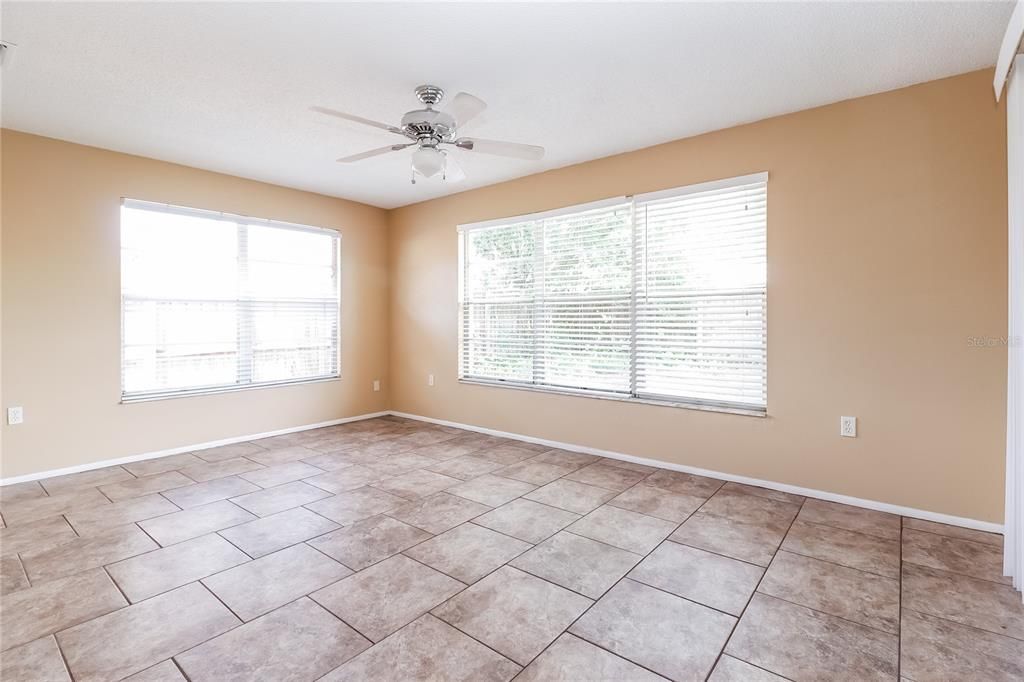 出租: $1,825 (3 贝兹, 2 浴室, 1283 平方英尺)