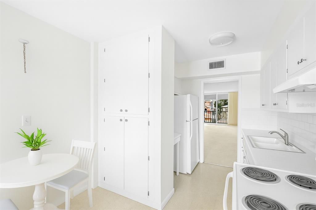 Activo con contrato: $650,000 (2 camas, 2 baños, 1169 Pies cuadrados)