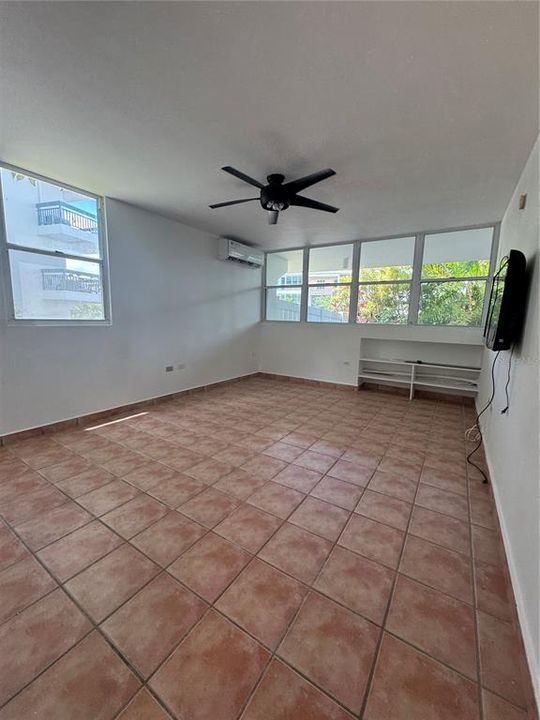 На продажу: $465,000 (3 спален, 2 ванн, 1573 Квадратных фут)