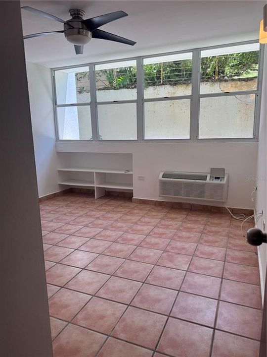 На продажу: $465,000 (3 спален, 2 ванн, 1573 Квадратных фут)