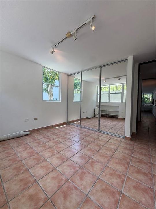 На продажу: $465,000 (3 спален, 2 ванн, 1573 Квадратных фут)