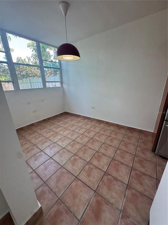 На продажу: $465,000 (3 спален, 2 ванн, 1573 Квадратных фут)