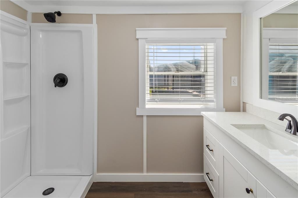 На продажу: $249,900 (4 спален, 2 ванн, 1640 Квадратных фут)