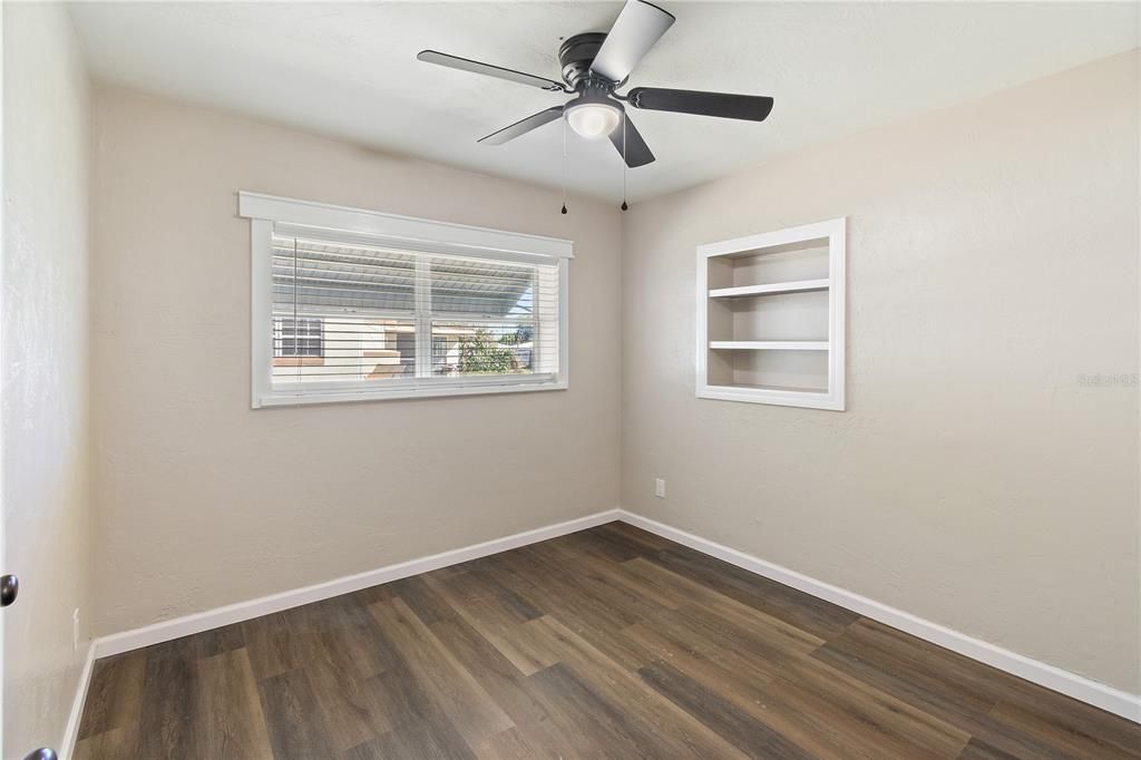 На продажу: $249,900 (4 спален, 2 ванн, 1640 Квадратных фут)