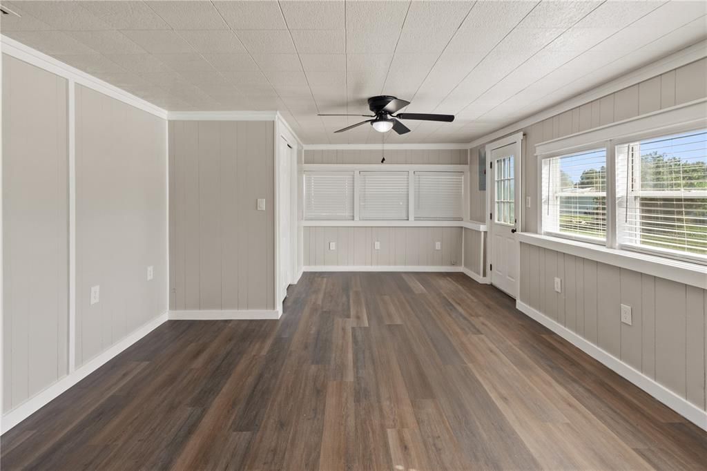 На продажу: $249,900 (4 спален, 2 ванн, 1640 Квадратных фут)