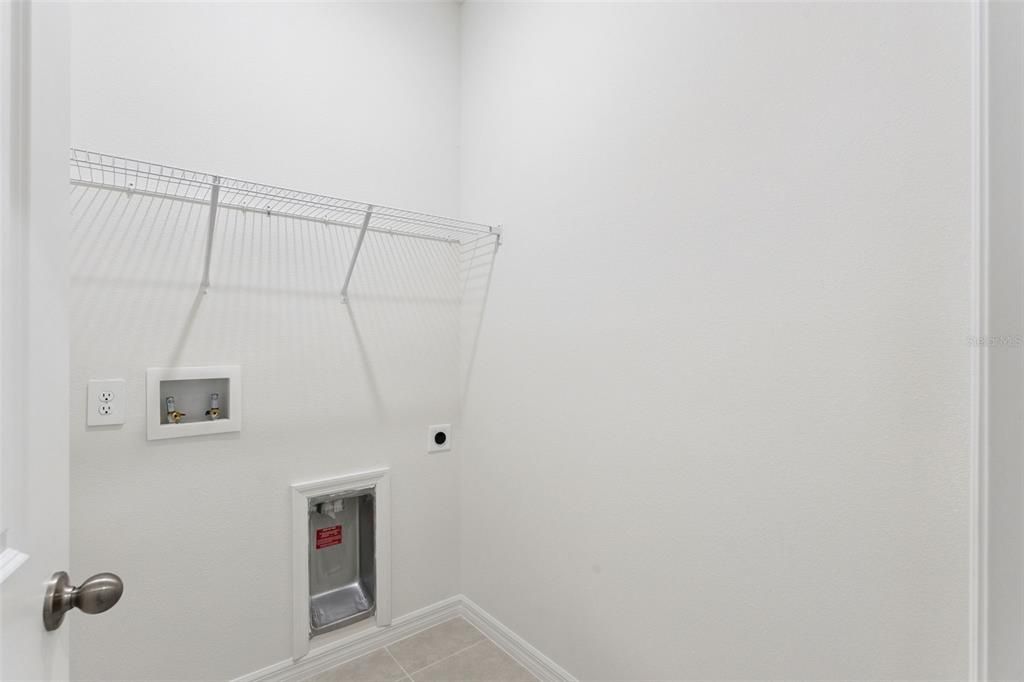 For Sale: $356,999 (4 beds, 2 baths, 1839 Square Feet)