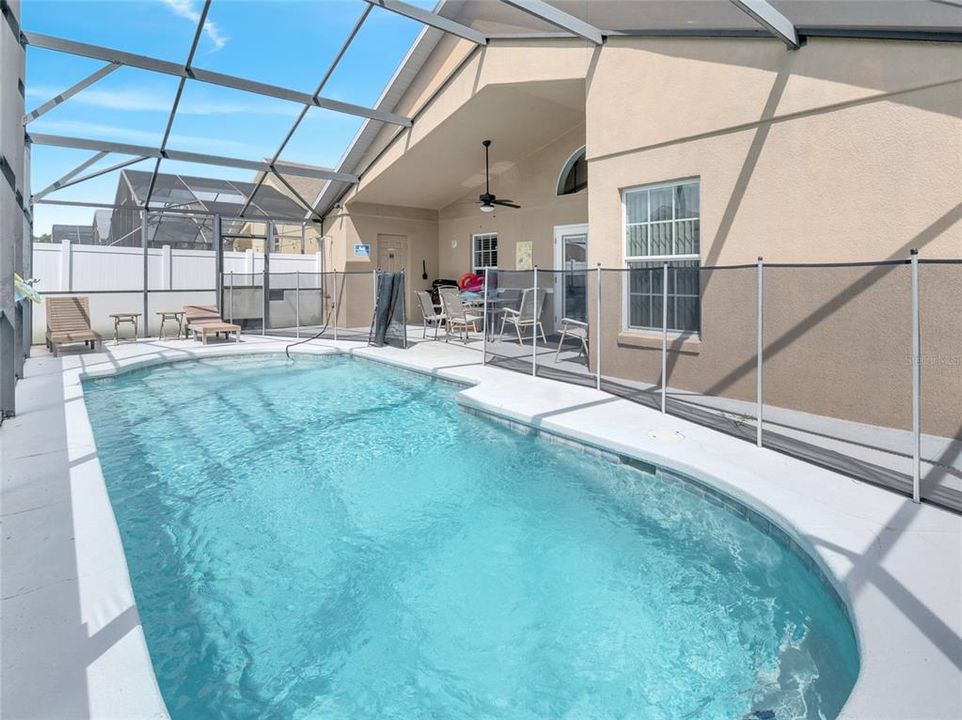 For Rent: $2,550 (4 beds, 3 baths, 1836 Square Feet)