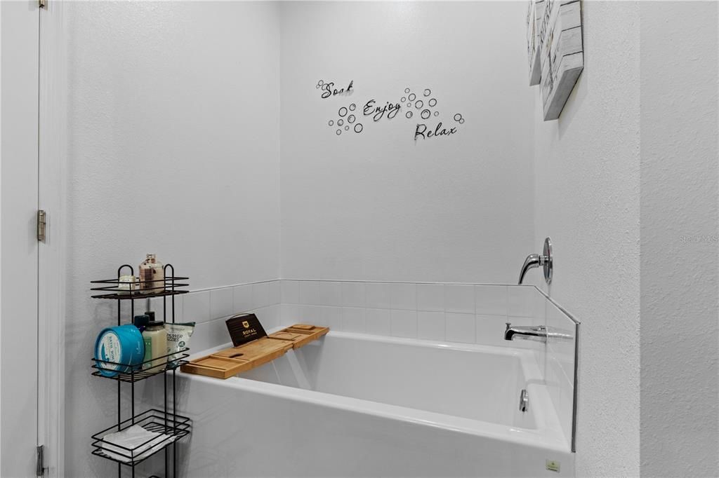 В аренду: $2,400 (3 спален, 2 ванн, 1994 Квадратных фут)