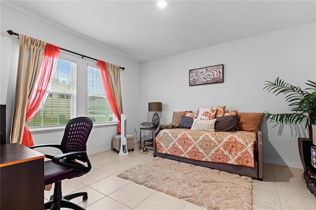 В аренду: $2,400 (3 спален, 2 ванн, 1994 Квадратных фут)