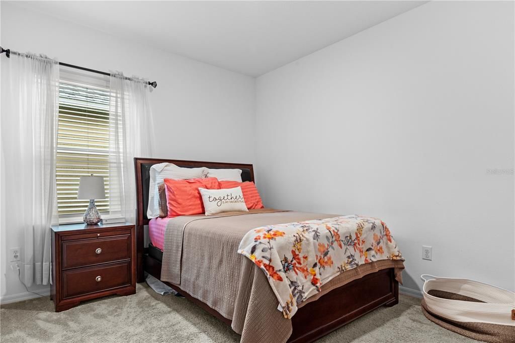 В аренду: $2,400 (3 спален, 2 ванн, 1994 Квадратных фут)