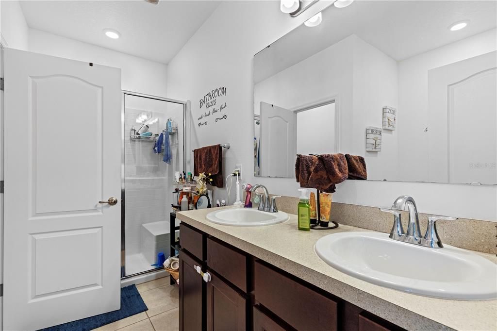 В аренду: $2,400 (3 спален, 2 ванн, 1994 Квадратных фут)