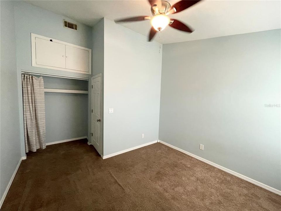 Под контрактом: $1,800 (2 спален, 1 ванн, 1044 Квадратных фут)