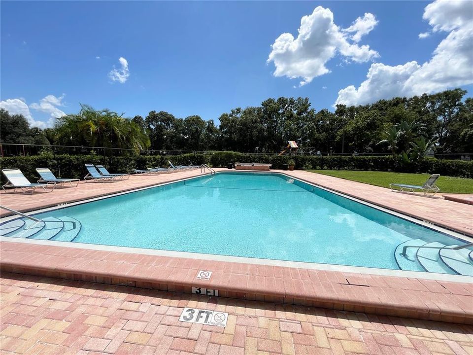 Под контрактом: $1,800 (2 спален, 1 ванн, 1044 Квадратных фут)