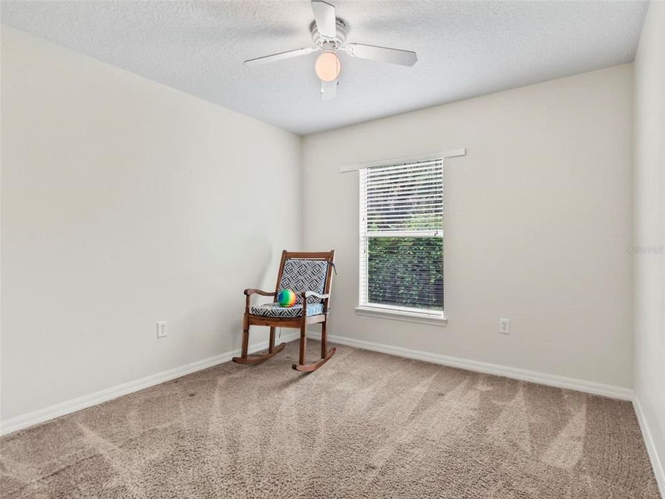 Под контрактом: $254,900 (4 спален, 2 ванн, 1610 Квадратных фут)