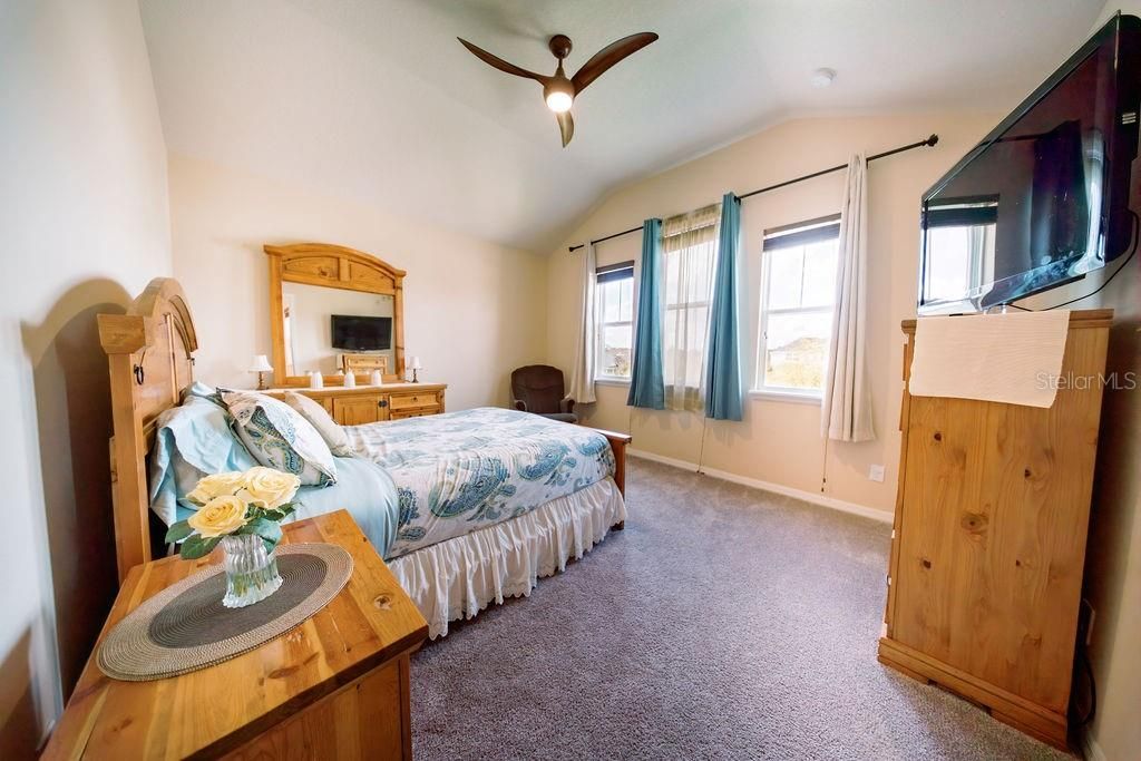 For Sale: $1,074,990 (5 beds, 3 baths, 3956 Square Feet)