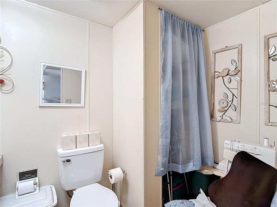 Active With Contract: $159,000 (2 beds, 2 baths, 864 Square Feet)