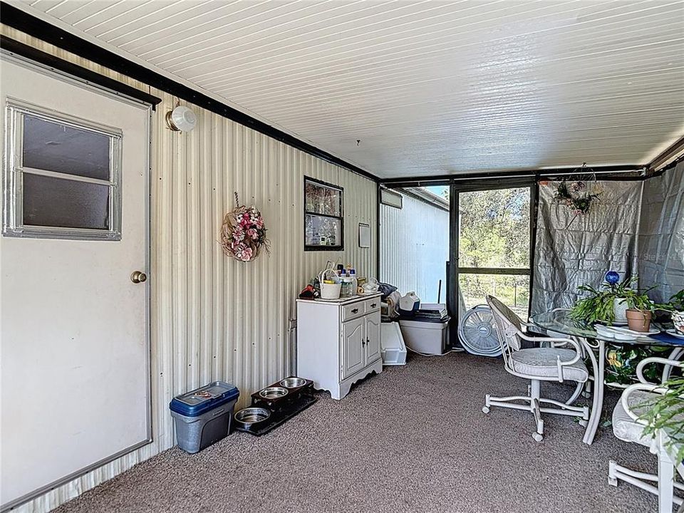 Active With Contract: $159,000 (2 beds, 2 baths, 864 Square Feet)