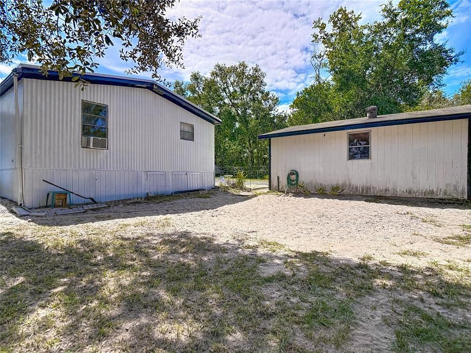 Active With Contract: $159,000 (2 beds, 2 baths, 864 Square Feet)