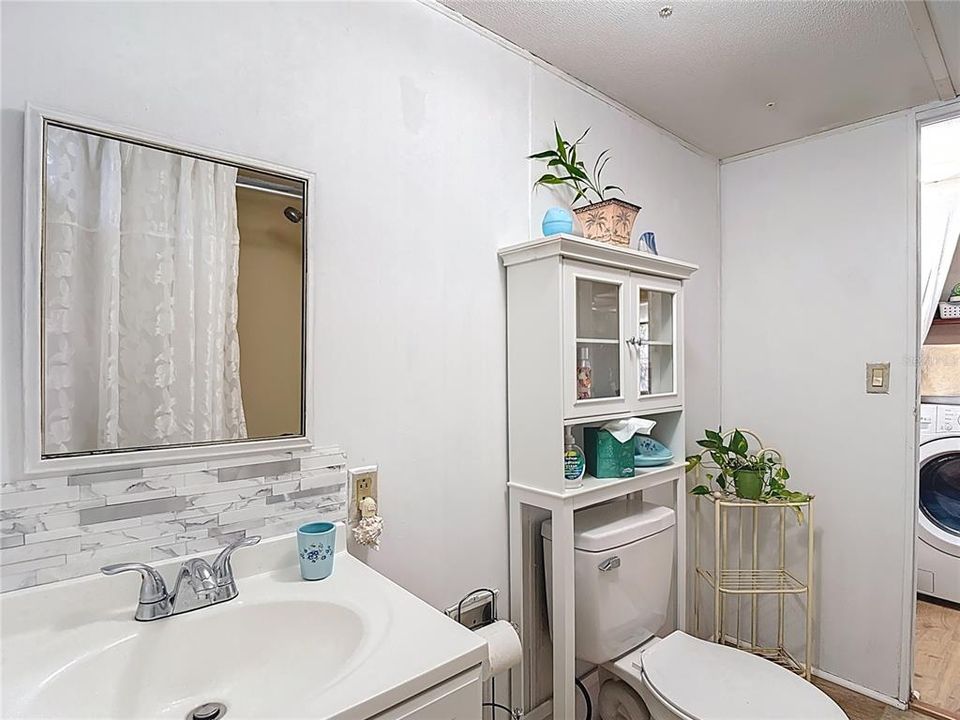 Active With Contract: $159,000 (2 beds, 2 baths, 864 Square Feet)