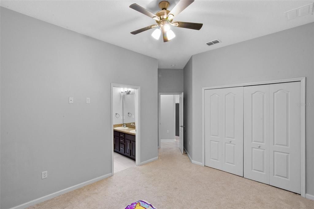 待售: $690,000 (4 贝兹, 3 浴室, 3485 平方英尺)