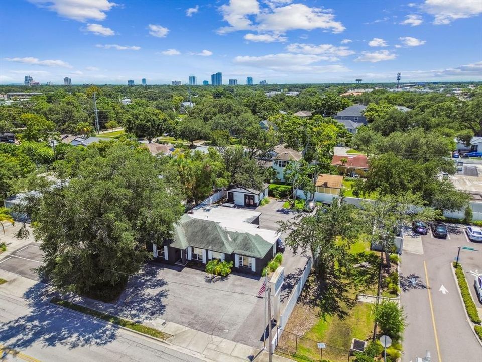 合同活跃: $975,000 (0 贝兹, 0 浴室, 2081 平方英尺)