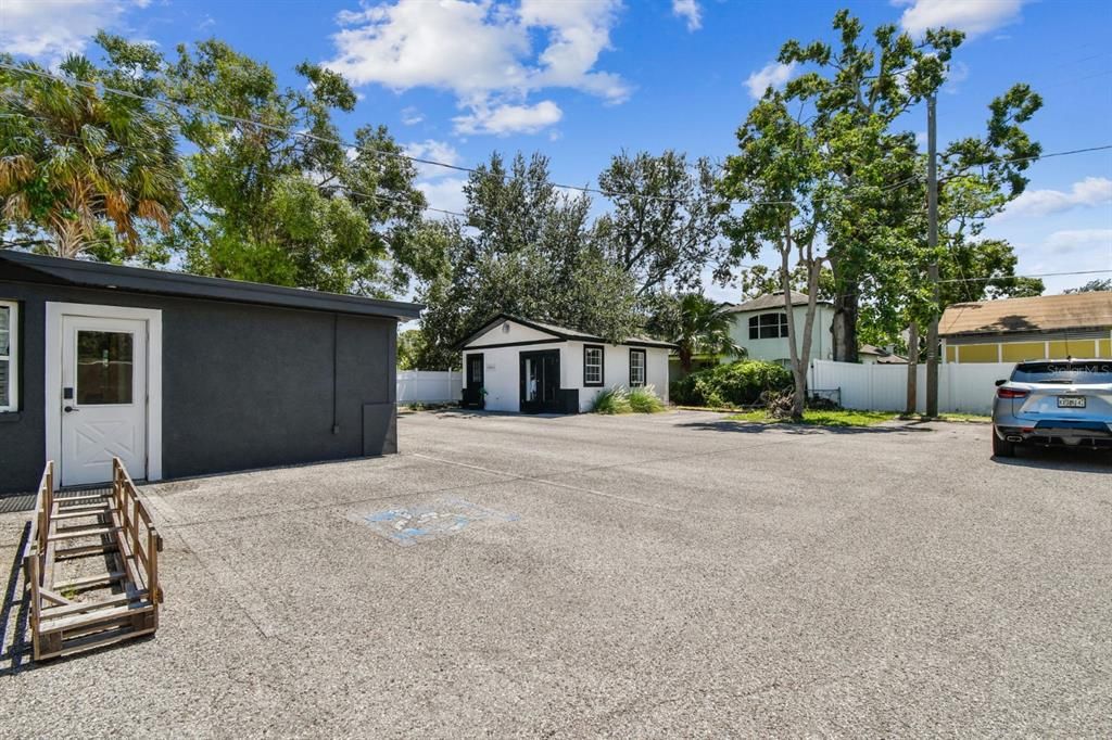 合同活跃: $975,000 (0 贝兹, 0 浴室, 2081 平方英尺)