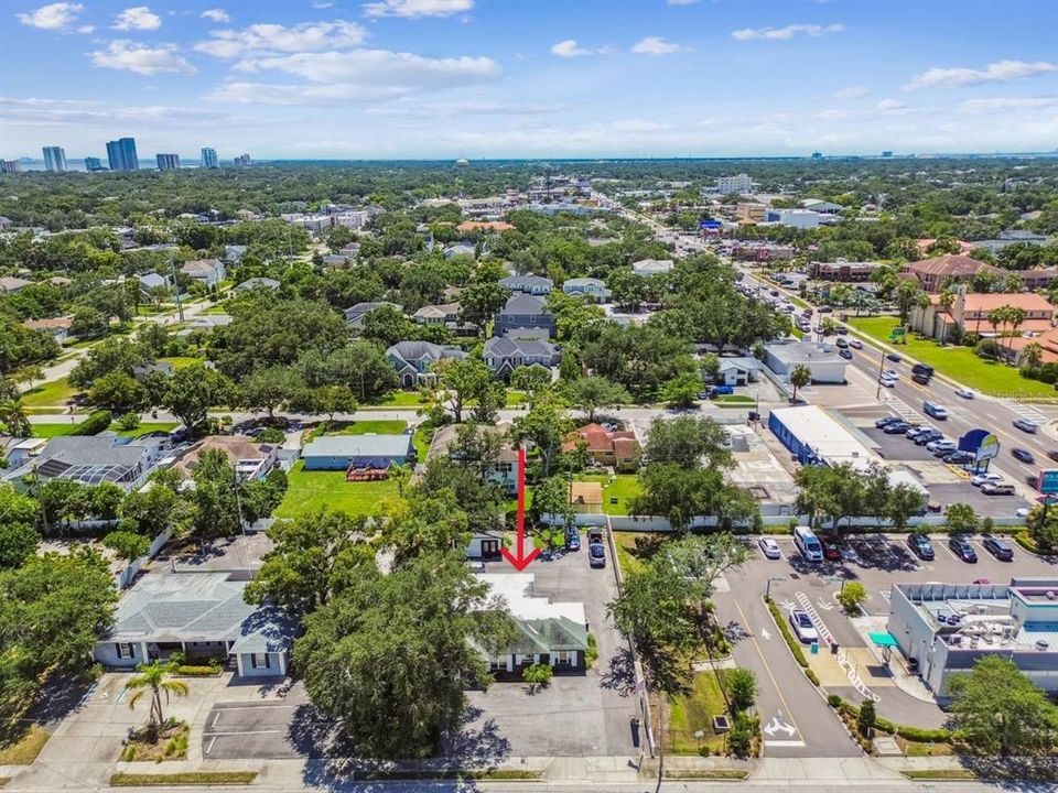 合同活跃: $975,000 (0 贝兹, 0 浴室, 2081 平方英尺)