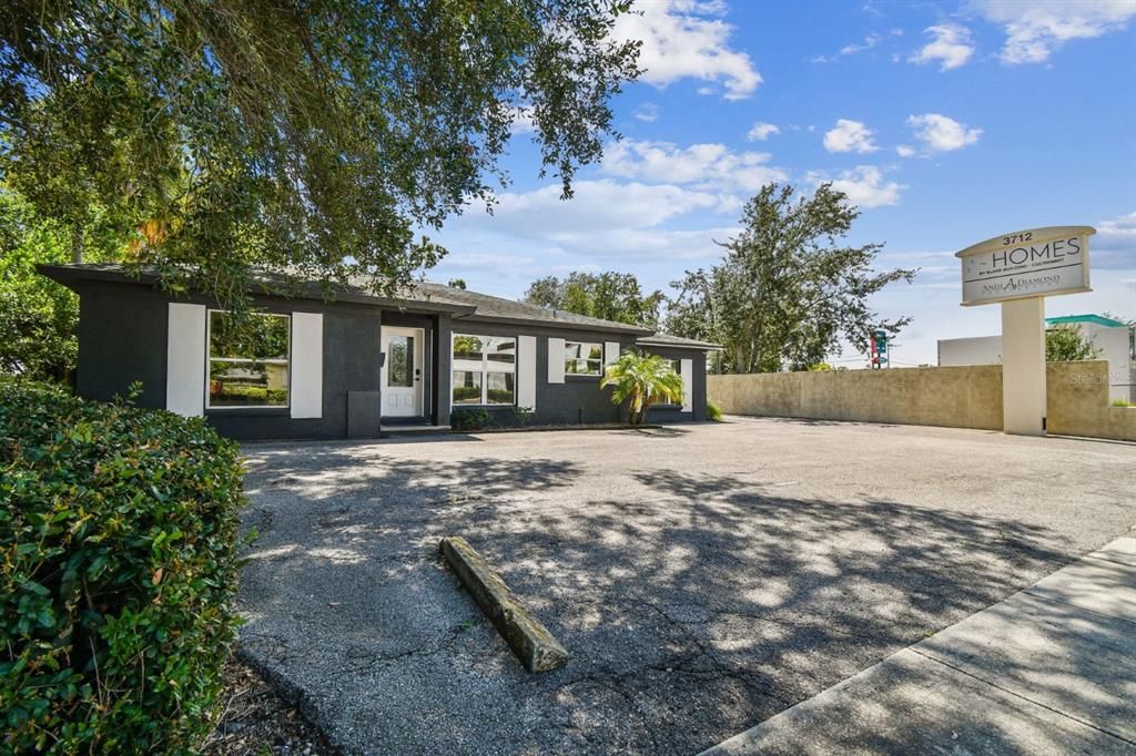 合同活跃: $975,000 (0 贝兹, 0 浴室, 2081 平方英尺)