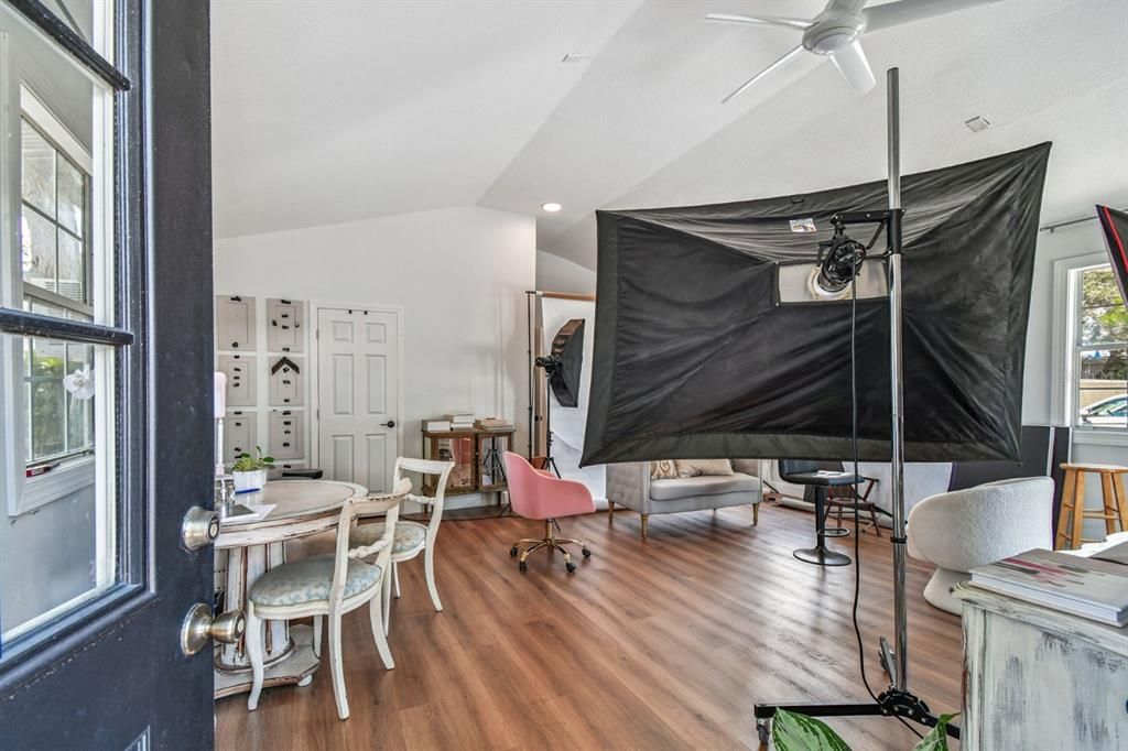 合同活跃: $975,000 (0 贝兹, 0 浴室, 2081 平方英尺)