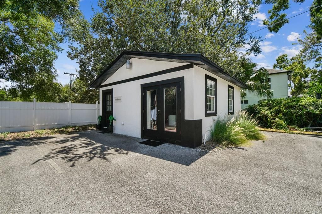 合同活跃: $975,000 (0 贝兹, 0 浴室, 2081 平方英尺)