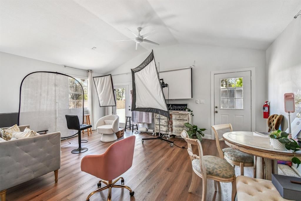 合同活跃: $975,000 (0 贝兹, 0 浴室, 2081 平方英尺)