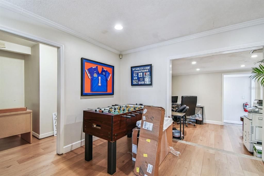 合同活跃: $975,000 (0 贝兹, 0 浴室, 2081 平方英尺)