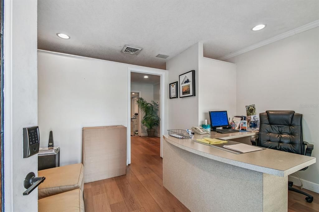 合同活跃: $975,000 (0 贝兹, 0 浴室, 2081 平方英尺)