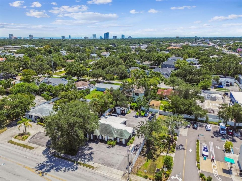 合同活跃: $975,000 (0 贝兹, 0 浴室, 2081 平方英尺)