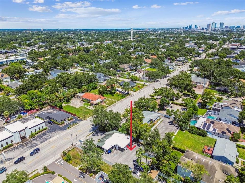 合同活跃: $975,000 (0 贝兹, 0 浴室, 2081 平方英尺)