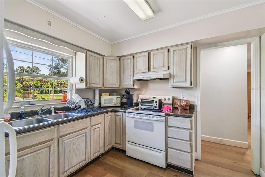 合同活跃: $975,000 (0 贝兹, 0 浴室, 2081 平方英尺)