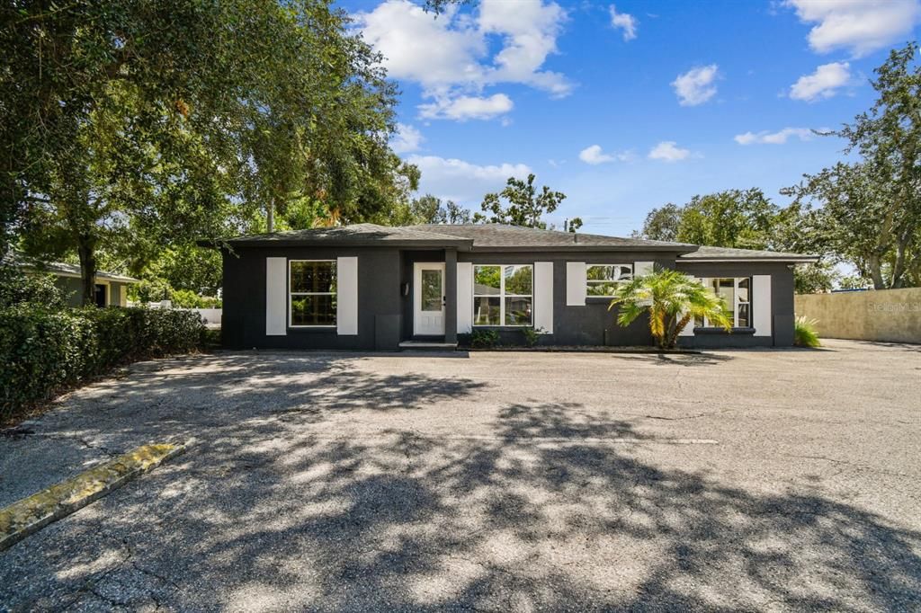 合同活跃: $975,000 (0 贝兹, 0 浴室, 2081 平方英尺)