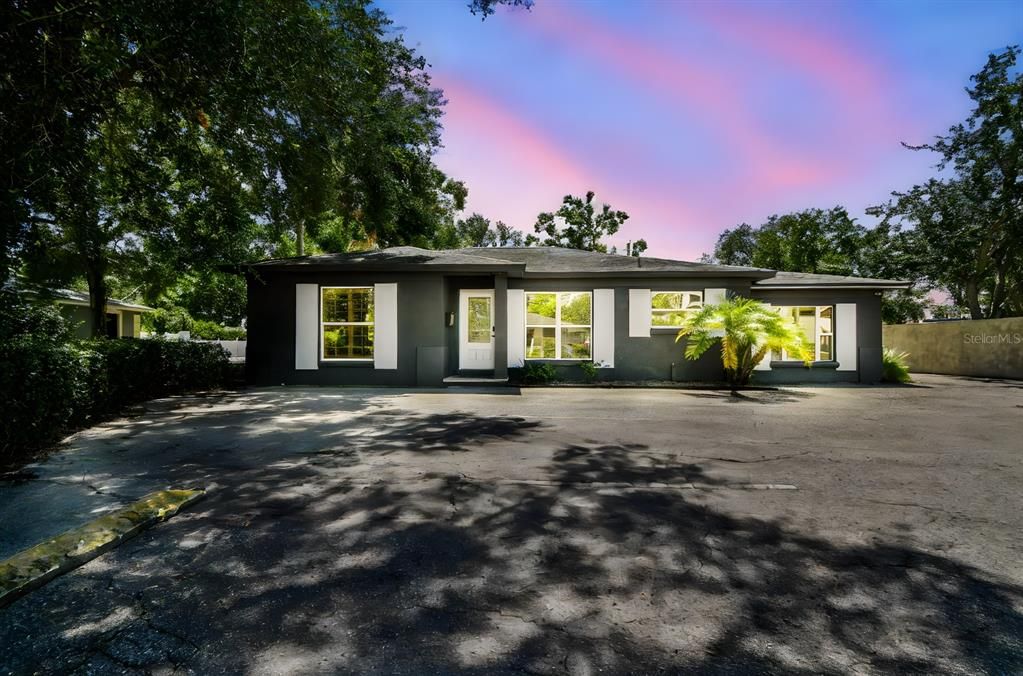 合同活跃: $975,000 (0 贝兹, 0 浴室, 2081 平方英尺)