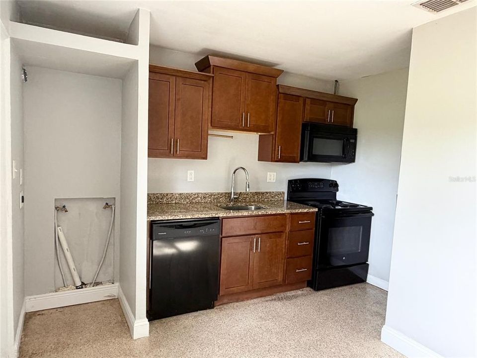 For Rent: $1,749 (2 beds, 1 baths, 780 Square Feet)