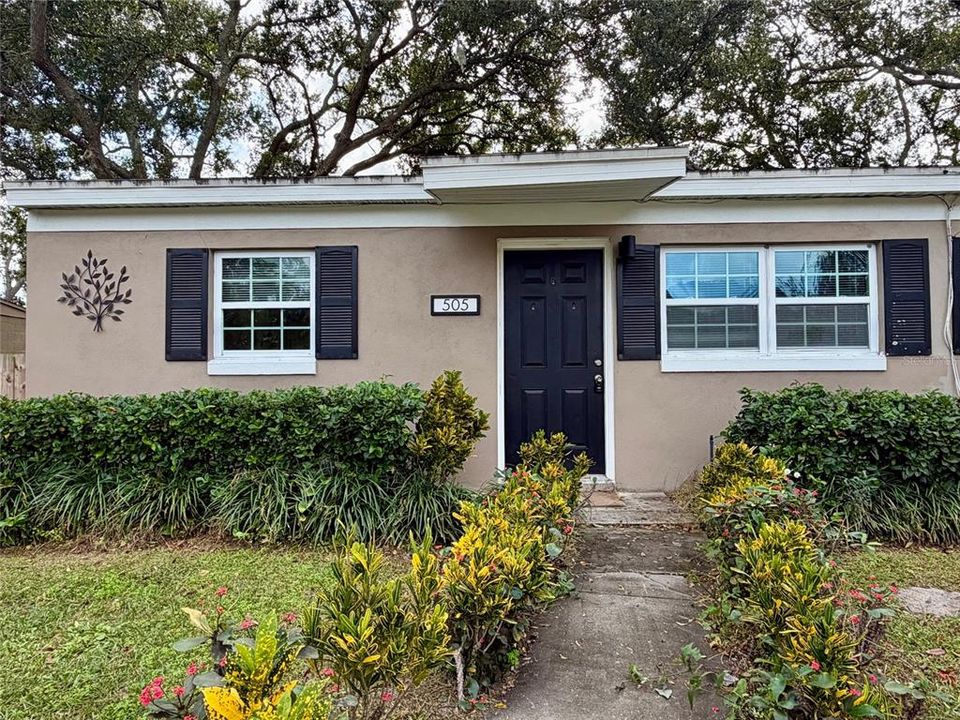 For Rent: $1,749 (2 beds, 1 baths, 780 Square Feet)