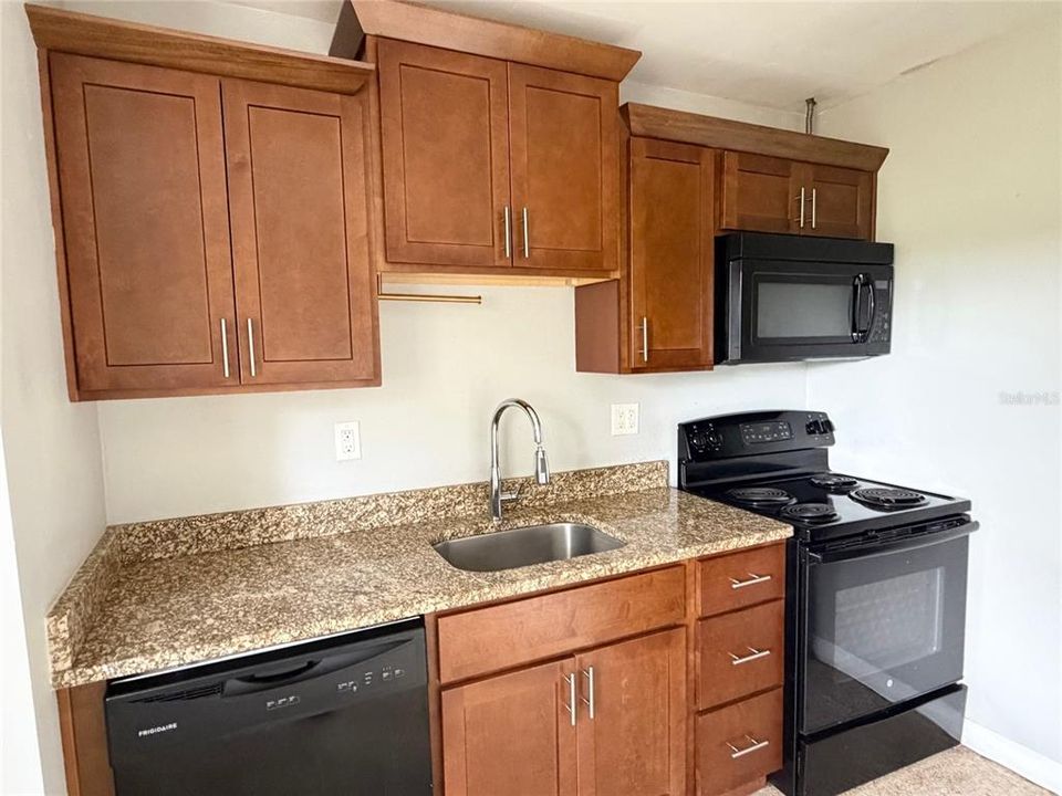 For Rent: $1,749 (2 beds, 1 baths, 780 Square Feet)