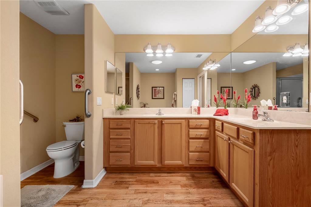 For Sale: $283,900 (3 beds, 2 baths, 1576 Square Feet)