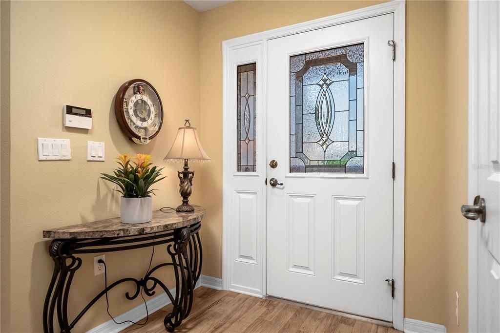 For Sale: $283,900 (3 beds, 2 baths, 1576 Square Feet)