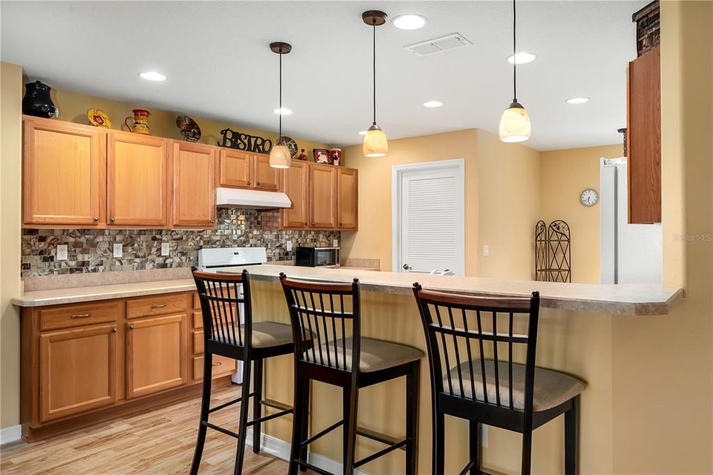 For Sale: $283,900 (3 beds, 2 baths, 1576 Square Feet)