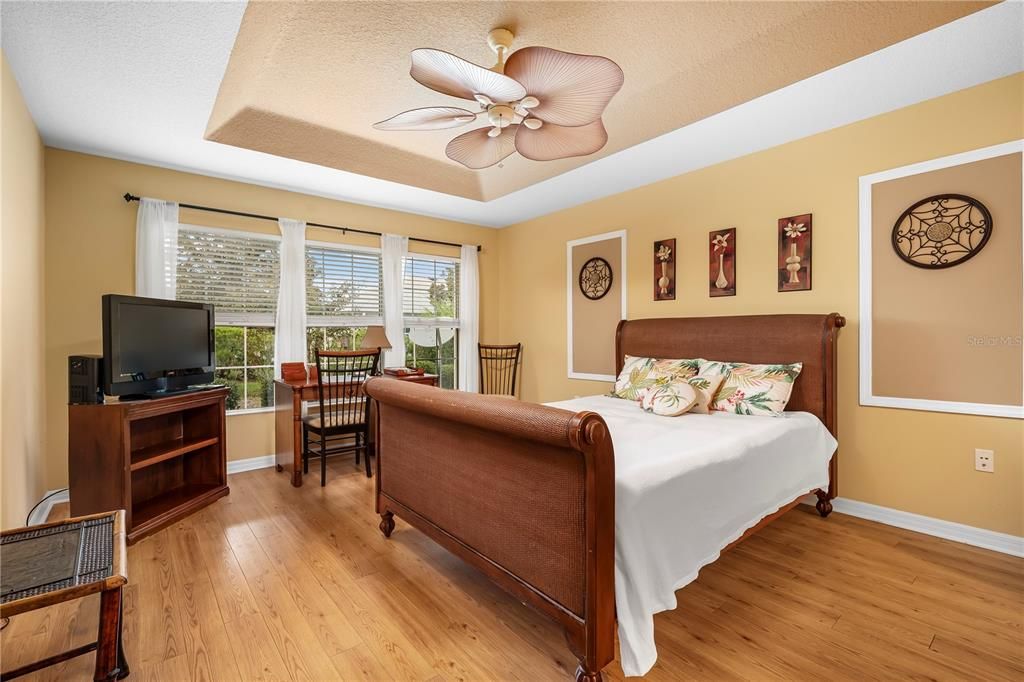 For Sale: $283,900 (3 beds, 2 baths, 1576 Square Feet)