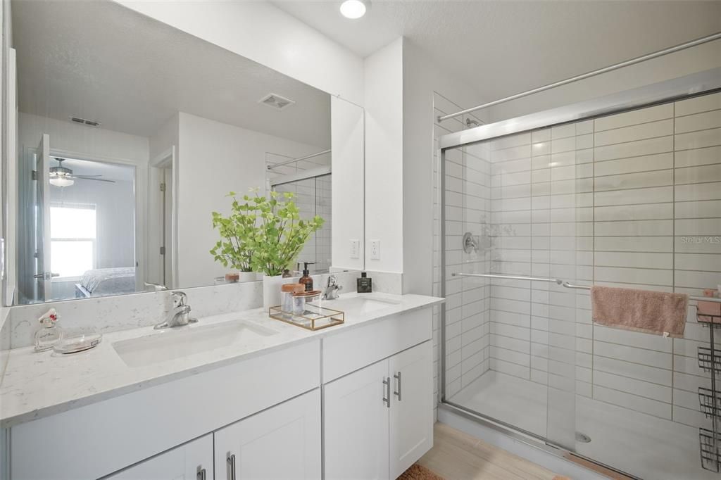 出租: $2,500 (3 贝兹, 2 浴室, 1451 平方英尺)