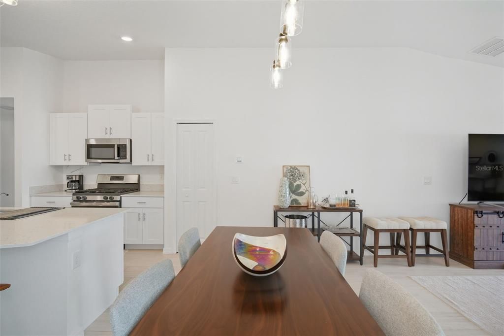 出租: $2,500 (3 贝兹, 2 浴室, 1451 平方英尺)